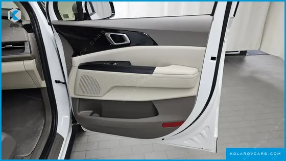 KIA CARNIVAL 9-SEATER PRESTIGE