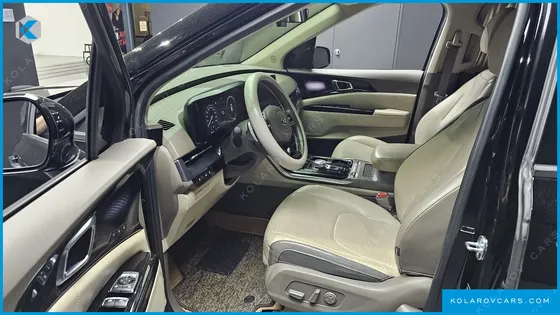 KIA CARNIVAL GASOLINE 7-SEATER HI-LIMOUSINE