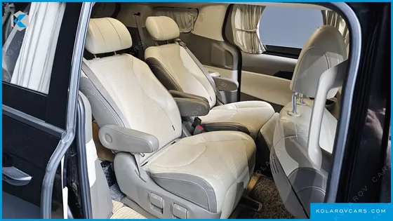 KIA CARNIVAL GASOLINE 7-SEATER HI-LIMOUSINE