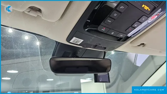 KIA CARNIVAL GASOLINE 7-SEATER HI-LIMOUSINE