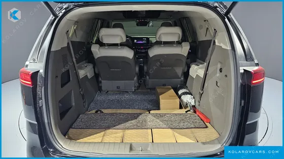 KIA CARNIVAL GASOLINE 7-SEATER HI-LIMOUSINE
