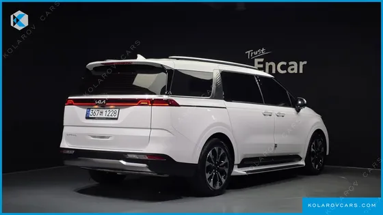 KIA CARNIVAL 9-SEATER NOBLESSE