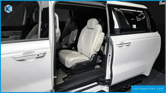 KIA CARNIVAL 9-SEATER NOBLESSE