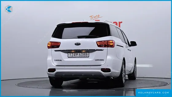 KIA CARNIVAL 7-SEATER LIMOUSINE