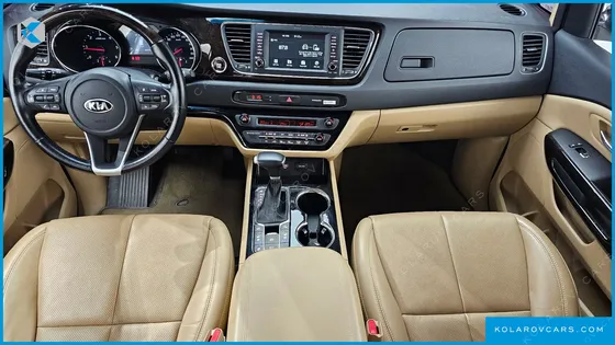 KIA CARNIVAL 7-SEATER LIMOUSINE