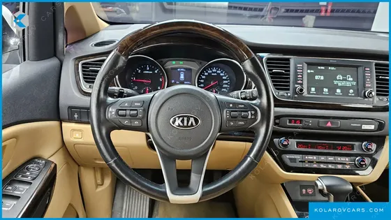 KIA CARNIVAL 7-SEATER LIMOUSINE