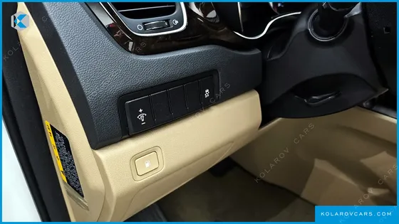 KIA CARNIVAL 7-SEATER LIMOUSINE