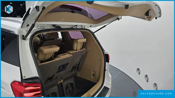 KIA CARNIVAL 7-SEATER LIMOUSINE