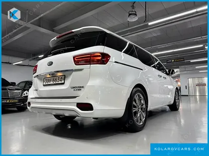 KIA CARNIVAL GASOLINE 7-SEATER LIMOUSINE