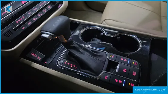 KIA CARNIVAL 9-SEATER NOBLESSE SPECIAL