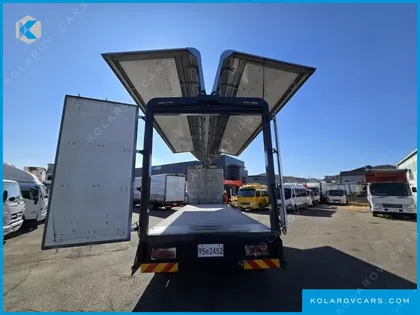 HYUNDAI MEGA TRUCK GOLD