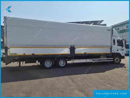 HYUNDAI MEGA TRUCK GOLD
