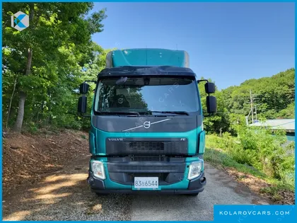 VOLVO CARGO TRUCK 6X2