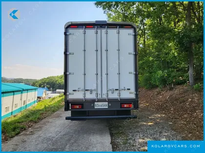 VOLVO CARGO TRUCK 6X2