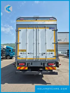 MERCEDES CARGO TRUCK 10X4