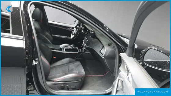 KIA STINGER 2.5 AWD MASTERS ACRO EDITION