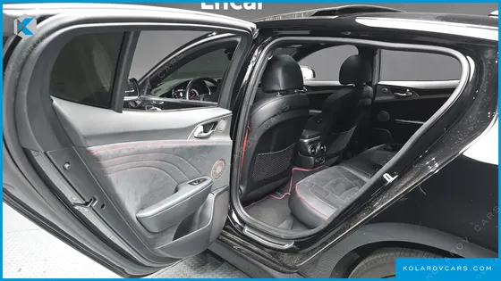 KIA STINGER 2.5 AWD MASTERS ACRO EDITION