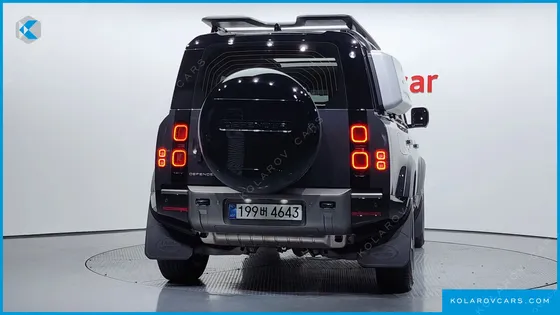 LAND ROVER DEFENDER 110 P300 X-DYNAMIC SE