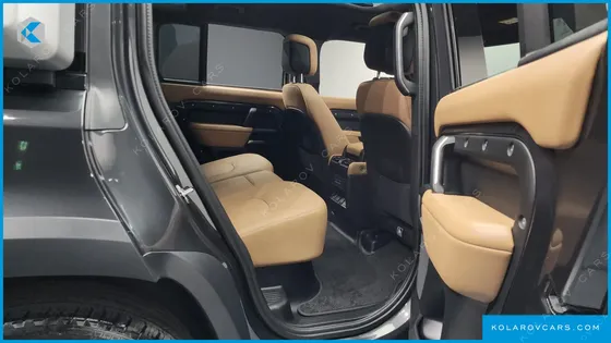 LAND ROVER DEFENDER 110 P300 X-DYNAMIC SE