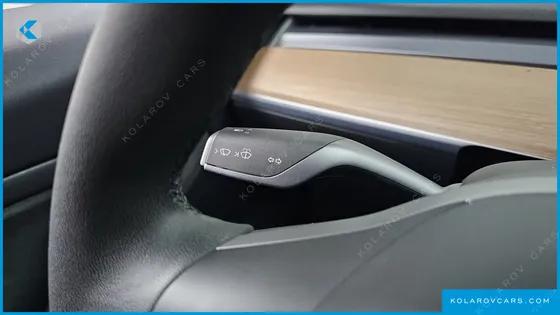 TESLA MODEL 3 STANDARD RANGE PLUE RWD