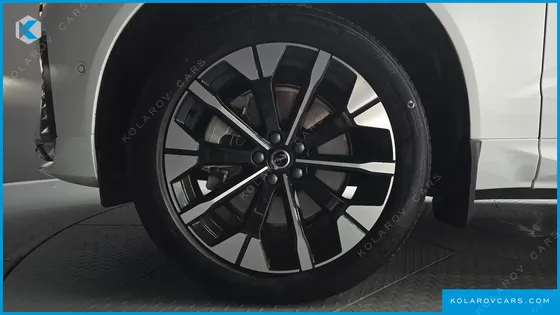 VOLVO XC60 B5 ULTRA DARK AIR SUS