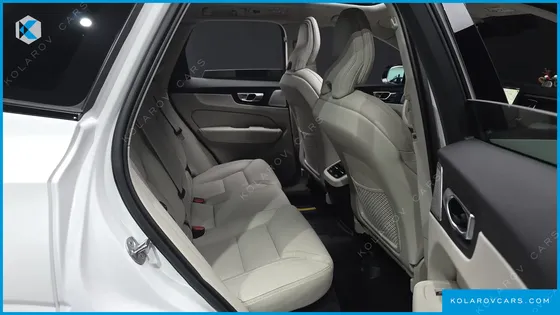 VOLVO XC60 B5 ULTRA DARK AIR SUS