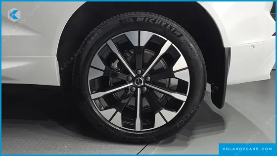 VOLVO XC60 B5 ULTRA DARK AIR SUS