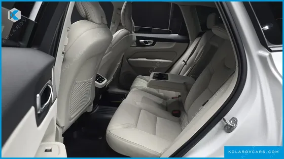 VOLVO XC60 B5 ULTRA DARK AIR SUS