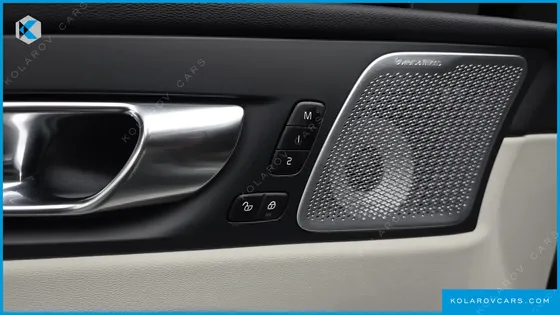 VOLVO XC60 B5 ULTRA DARK AIR SUS