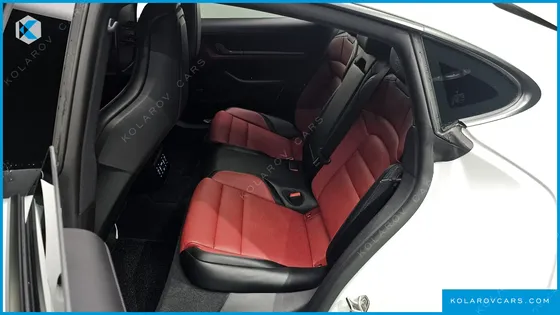 PORSCHE TAYCAN BASE
