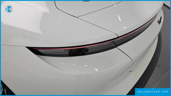 PORSCHE TAYCAN BASE