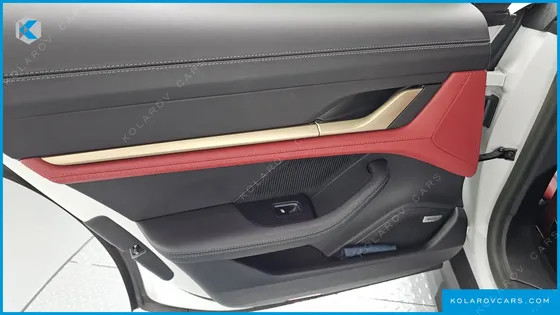 PORSCHE TAYCAN BASE