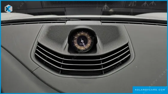 PORSCHE TAYCAN BASE