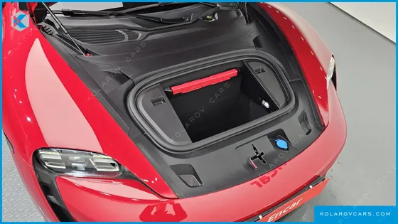 PORSCHE TAYCAN BASE