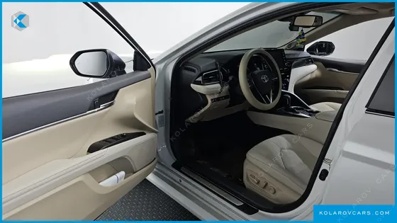TOYOTA CAMRY 2.5 XLE HYBRID