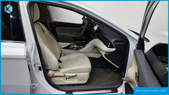 TOYOTA CAMRY 2.5 XLE HYBRID