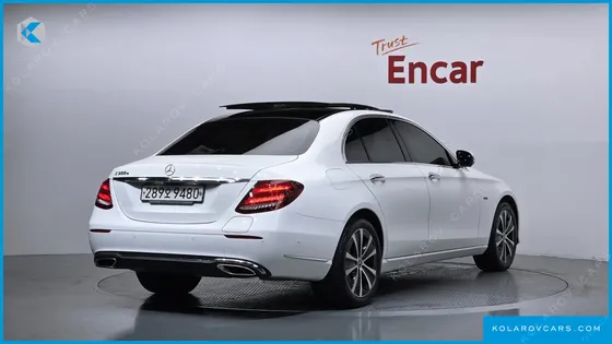 MERCEDES E-CLASS E300E EXCLUSIVE