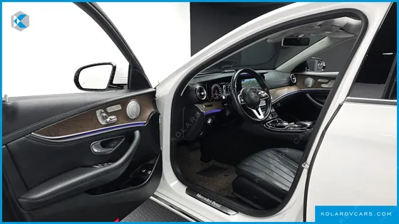 MERCEDES E-CLASS E300E EXCLUSIVE