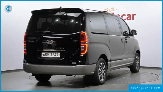 HYUNDAI STAREX 4WD URBAN 9-SEATER