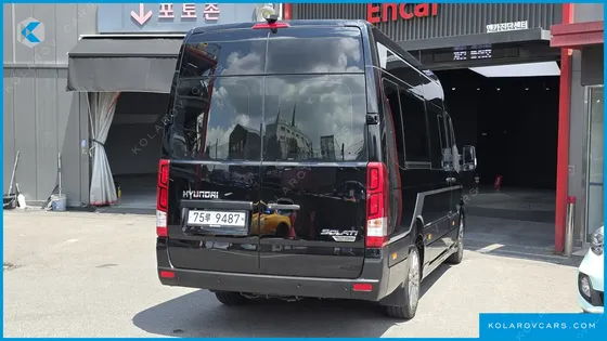 HYUNDAI SOLATI 11-SEATER