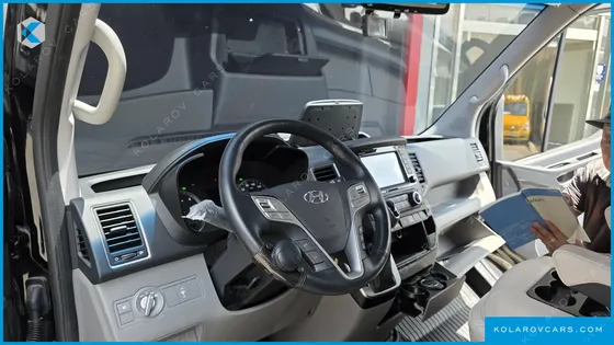 HYUNDAI SOLATI 11-SEATER