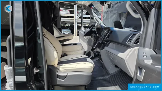 HYUNDAI SOLATI 11-SEATER