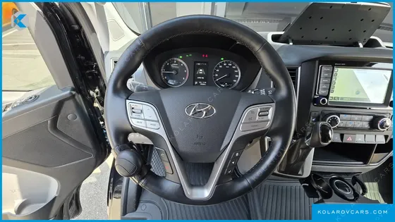 HYUNDAI SOLATI 11-SEATER