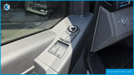 HYUNDAI SOLATI 11-SEATER