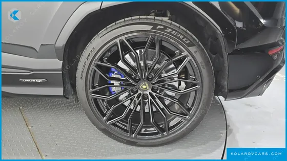 LAMBORGHINI URUS 4.0 V8 SE