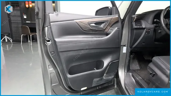 TOYOTA ALPHARD 2.5 HEV EXECUTIVE AWD