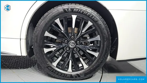 TOYOTA ALPHARD 2.5 HEV EXECUTIVE AWD