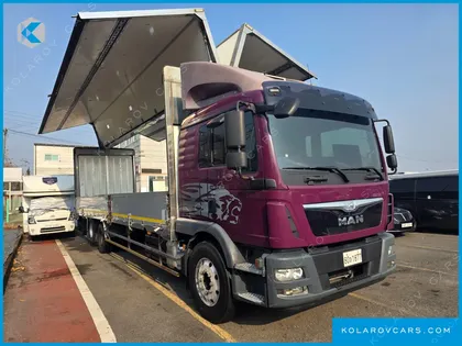 MAN TRUCK CARGO TRUCK 4X2