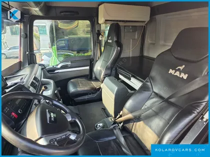 MAN TRUCK CARGO TRUCK 4X2