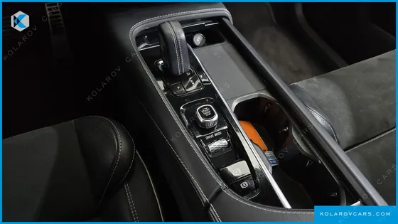 VOLVO XC90 T8 R-DESIGN HYBRID